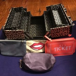 Makeup train and bags